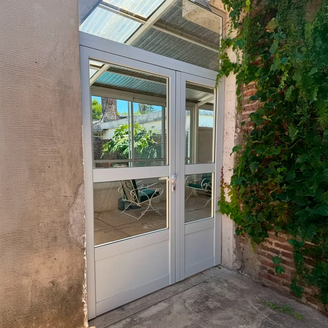 Puertas Dobles de Aluminio y Vidrio para Cerramientos