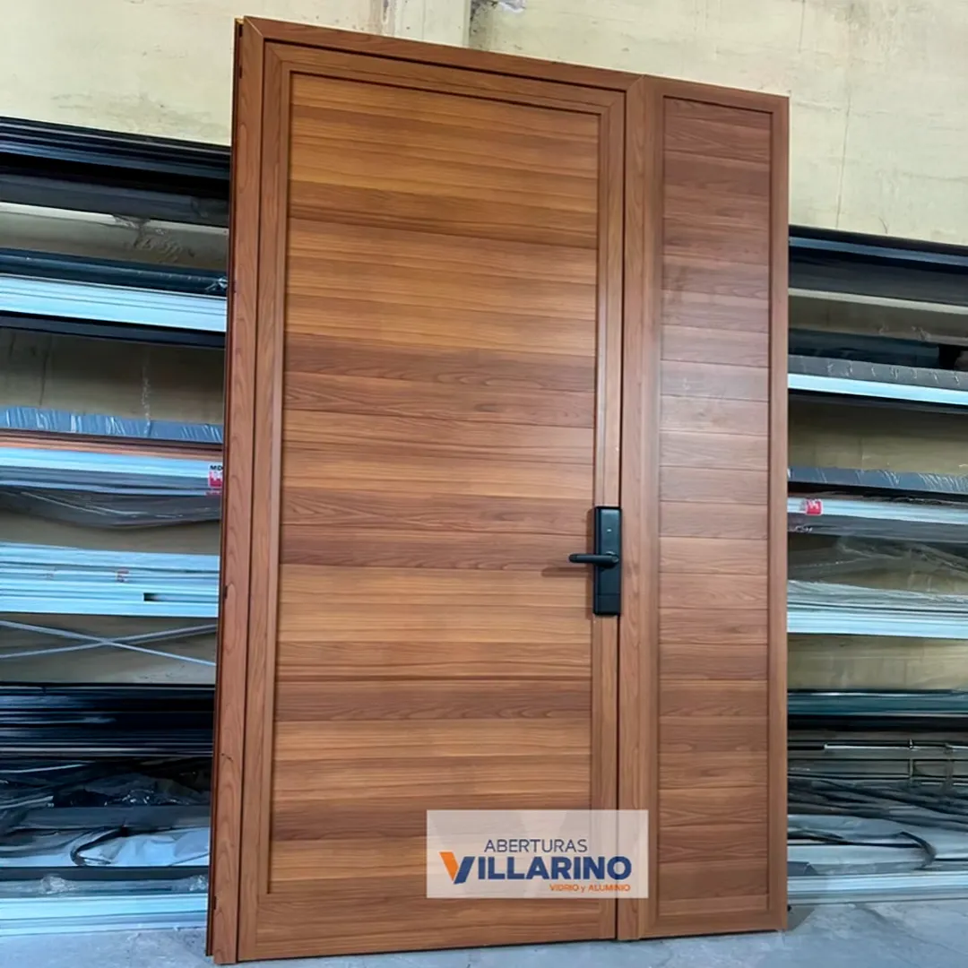 Puerta Principal de Diseño Moderno con Acabado Simil Madera