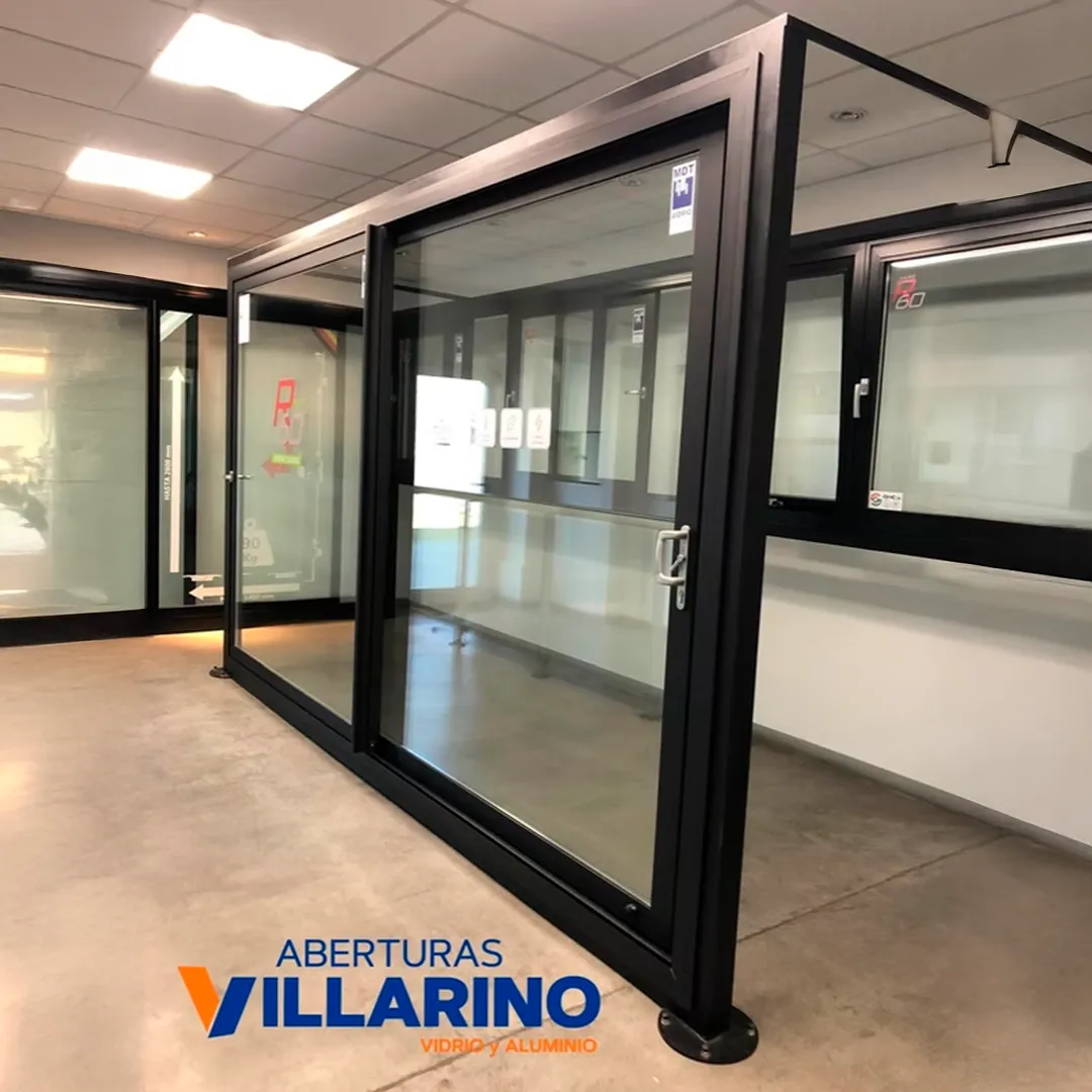 Sistema de Puertas Correderas Panorámicas de Aluminio Negro
