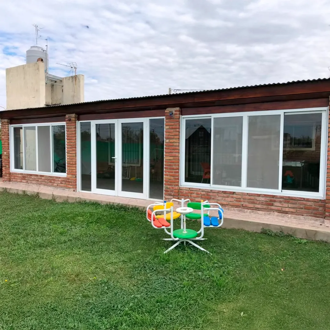 Cerramiento integral de puertas corredizas y ventanas para quincho
